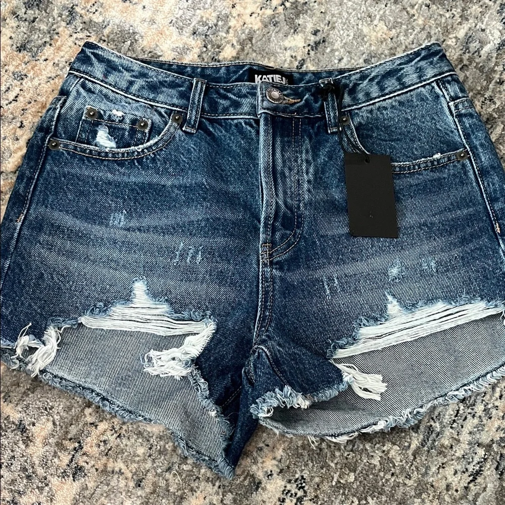 Katie J NYC Malibu Jean Shorts ** - Picture 2 of 10